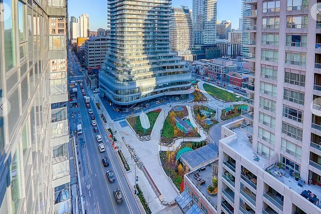 Luxury Condo On Bay Street Toronto Apartment